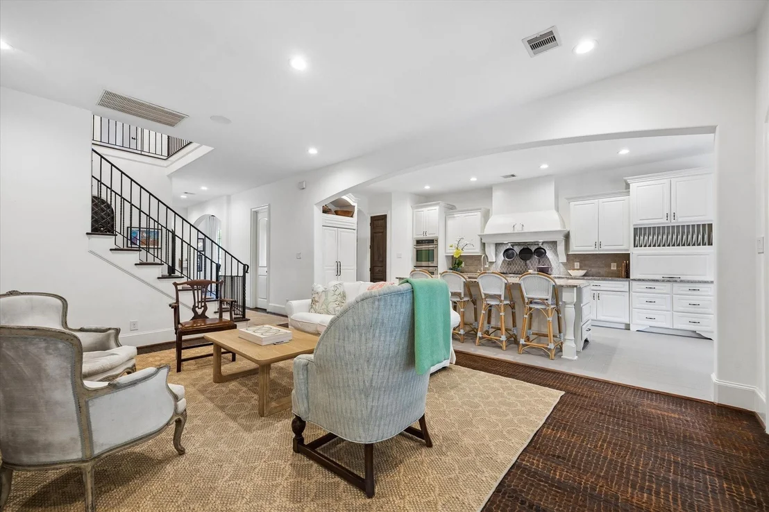 Photo of 6151 Chevy Chase Drive