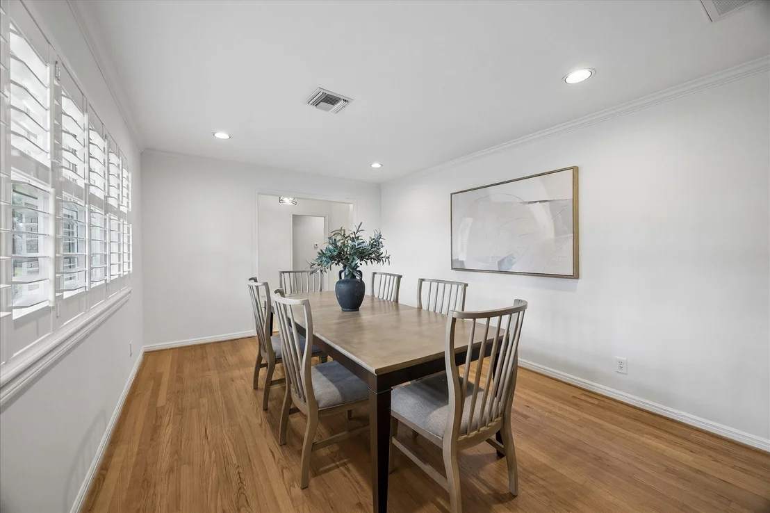 Photo of 7623 Meadowvale Drive