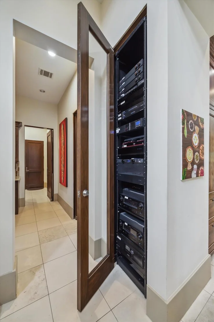 Photo of 322 Crestwood Drive