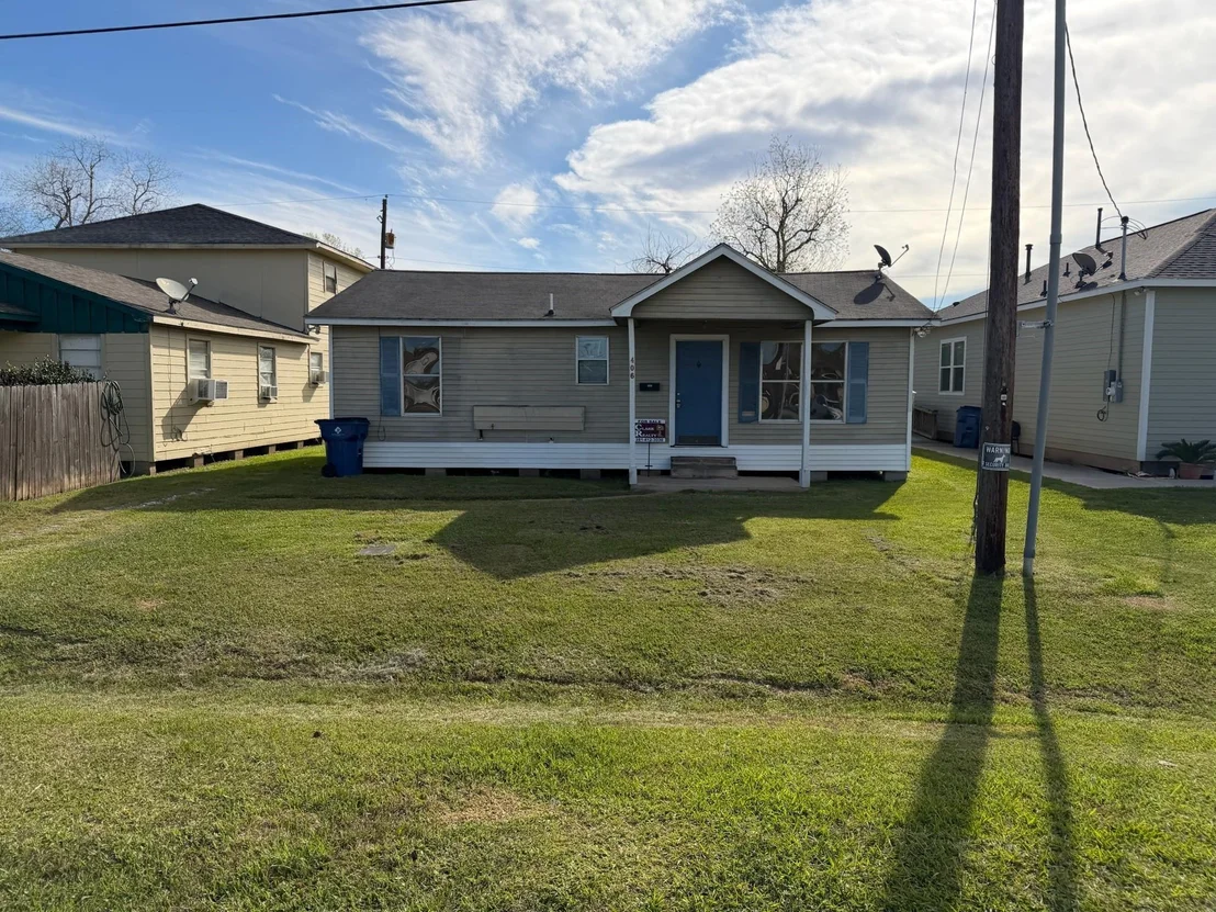 Photo of 406 Snow Drive