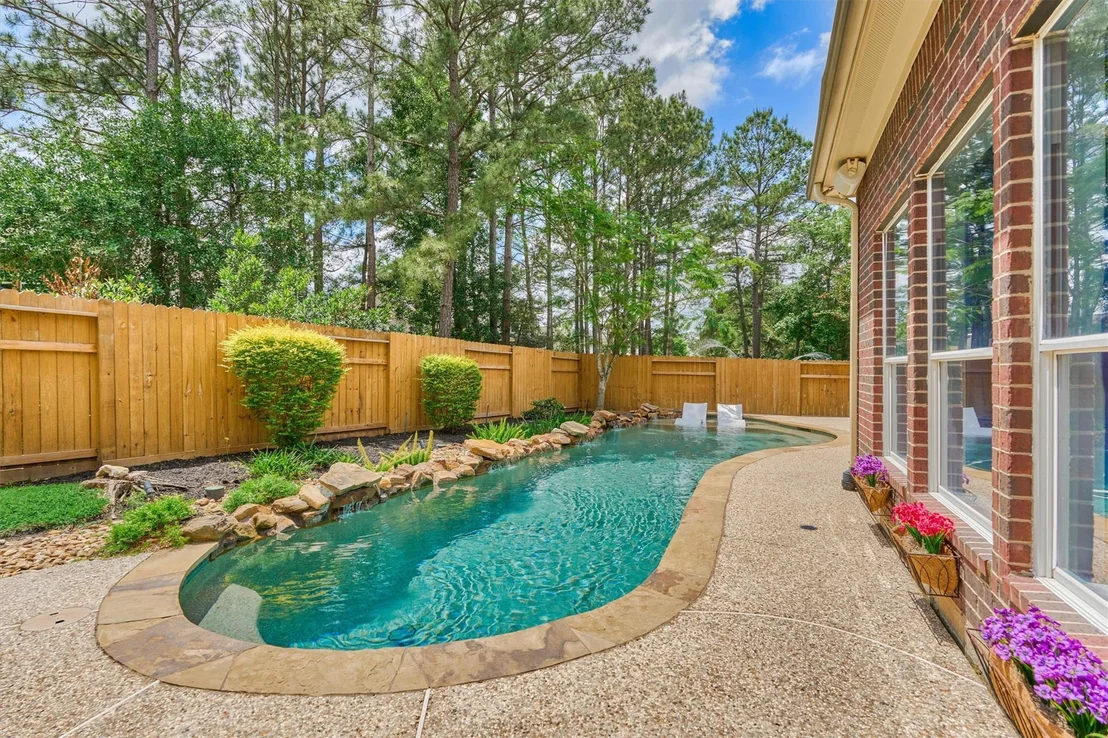 Photo of 11 N French Oaks Circle