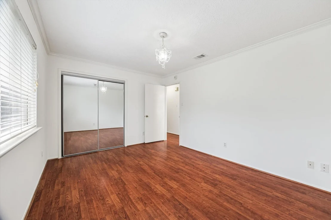 Photo of 607 Oak Harbor Drive