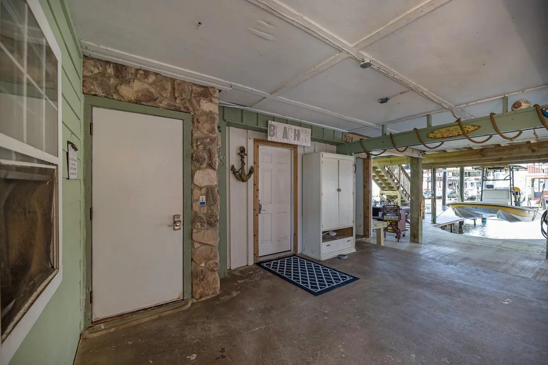Photo of 518 Marine Way