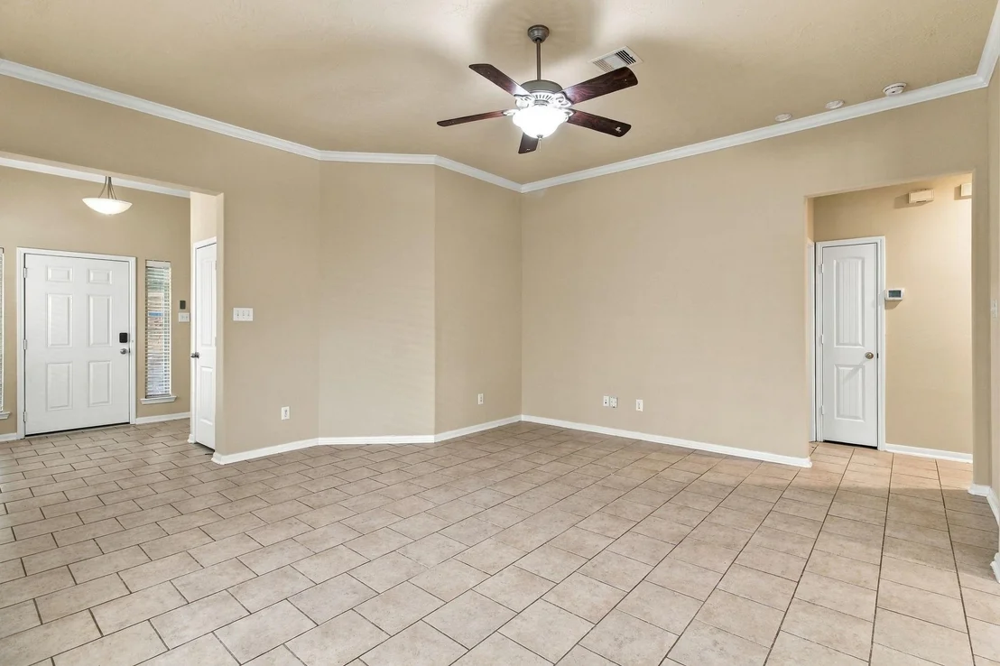 Photo of 8117 E Pine Creek Bend