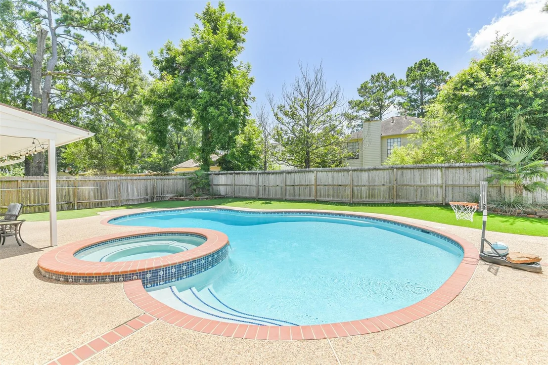 Photo of 2604 Silver Falls Drive