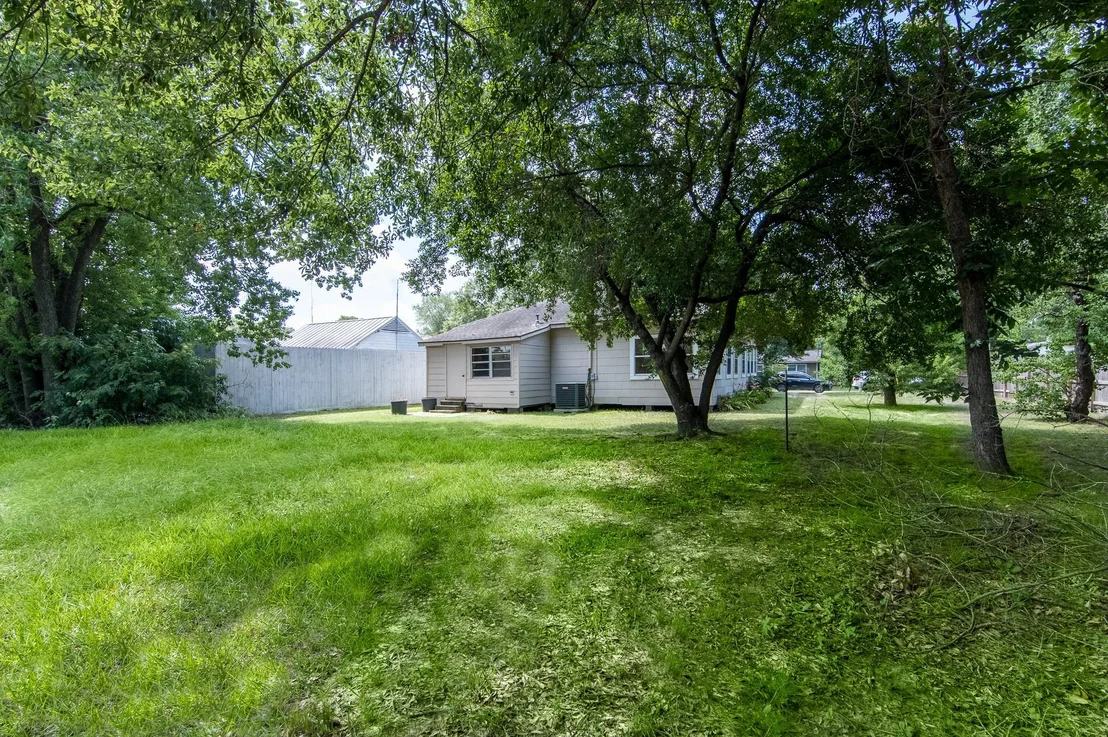 Photo of 1004 Barbara Street