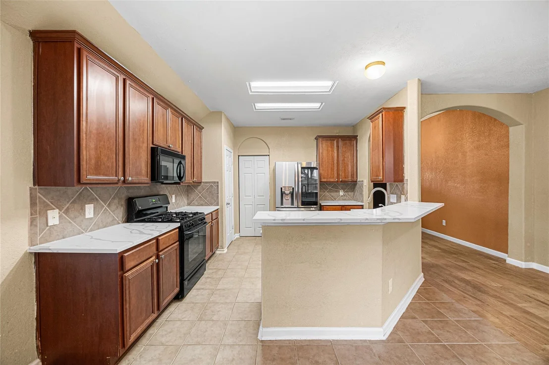 Photo of 212 Silverbrook Lane
