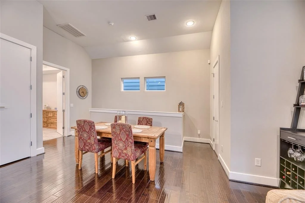Photo of 2414 Cochran Street