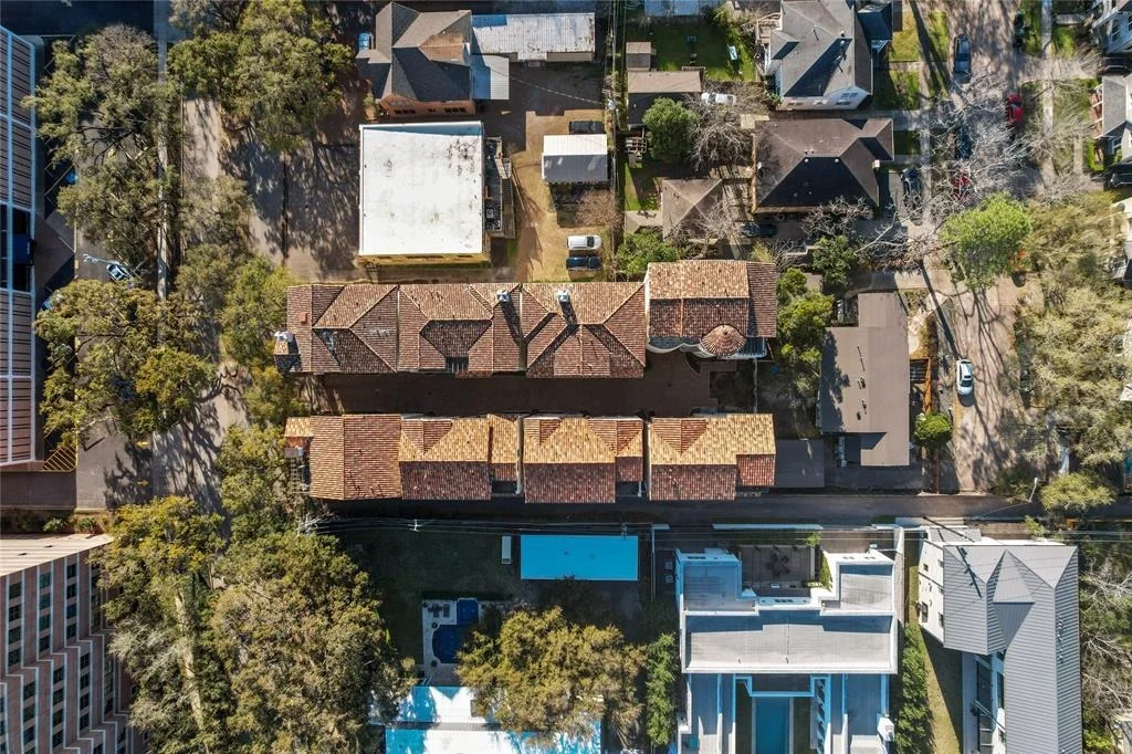 Photo of Unit E at 1700 Sunset Boulevard