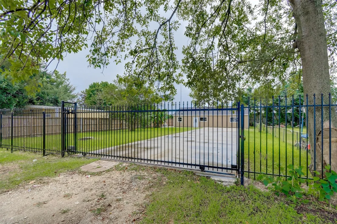 Photo of 3918 Cedar Hill Lane