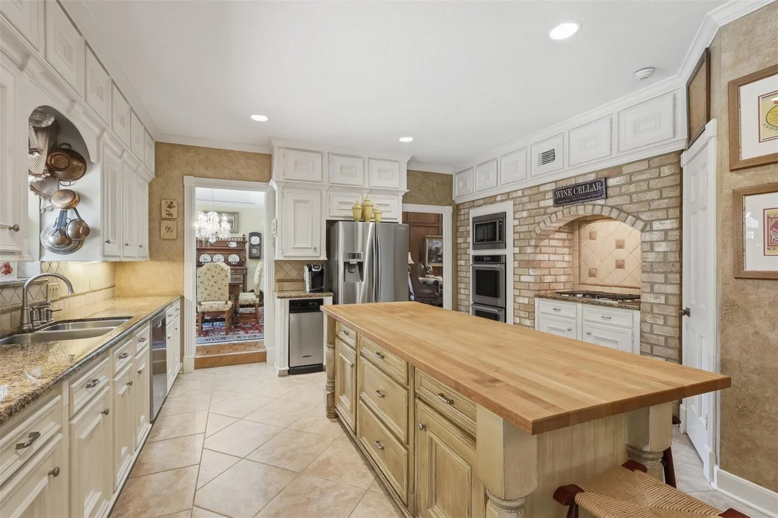 Photo of 9414 Windrush Drive
