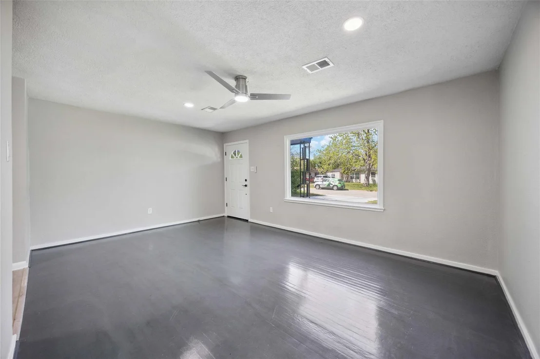 Photo of 5206 Willow Glen Drive
