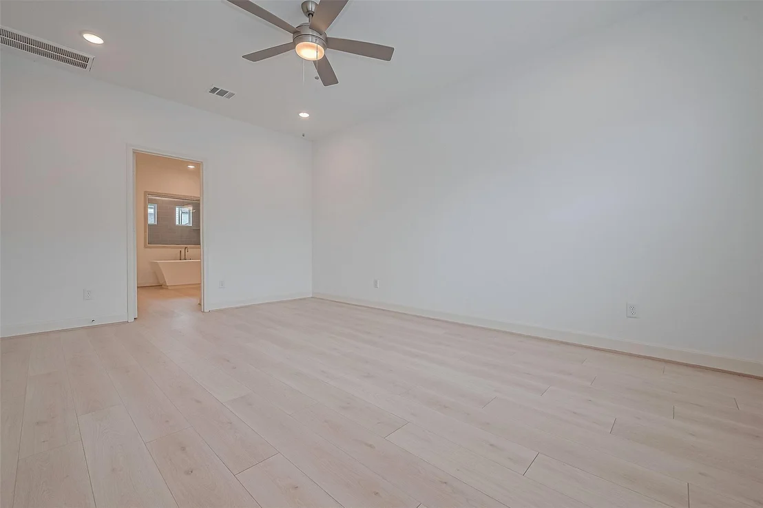 Photo of 8928 Covenant Place
