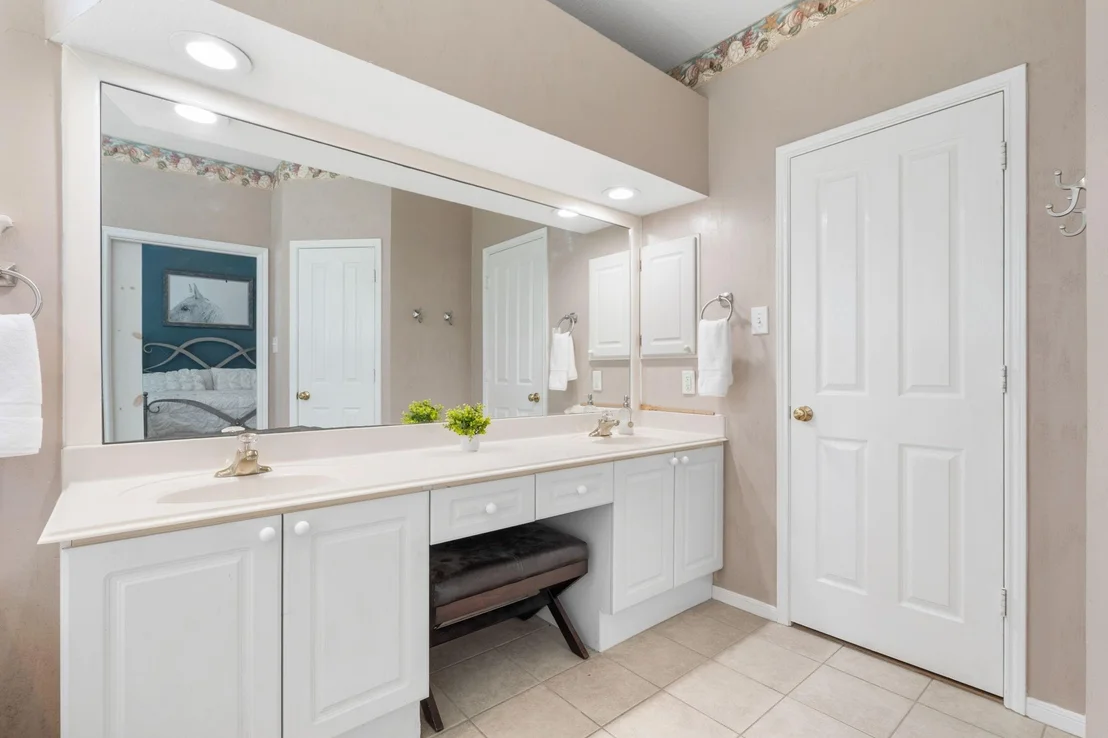 Photo of 15 S Piney Plains Circle