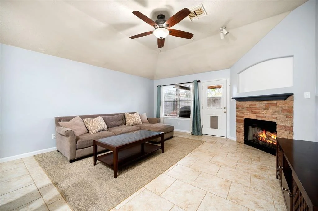 Photo of 2877 Pointe Drive