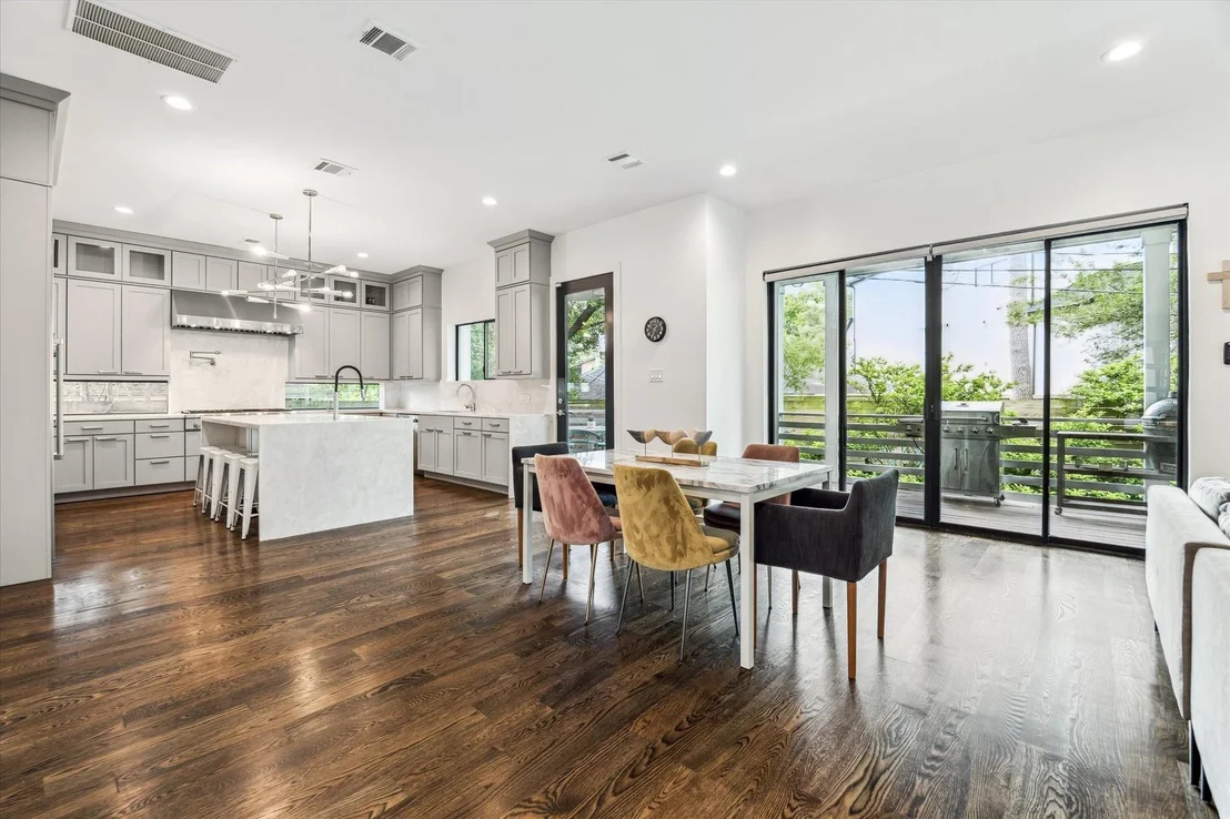 Photo of 1010 Waltway Drive