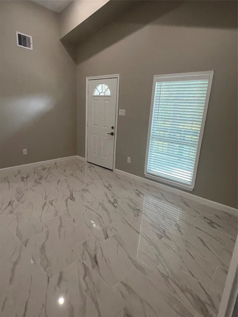 Photo of 22418 E Shorewood Loop E