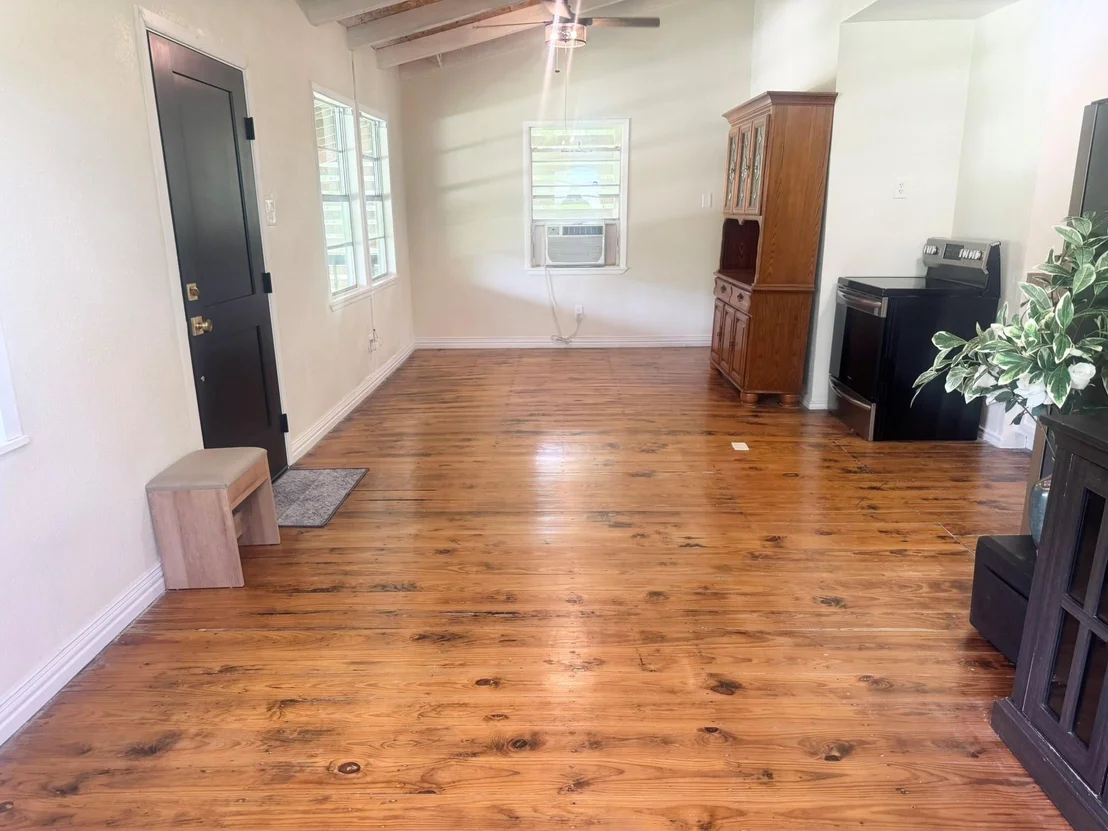 Photo of 788 Riverside Drive