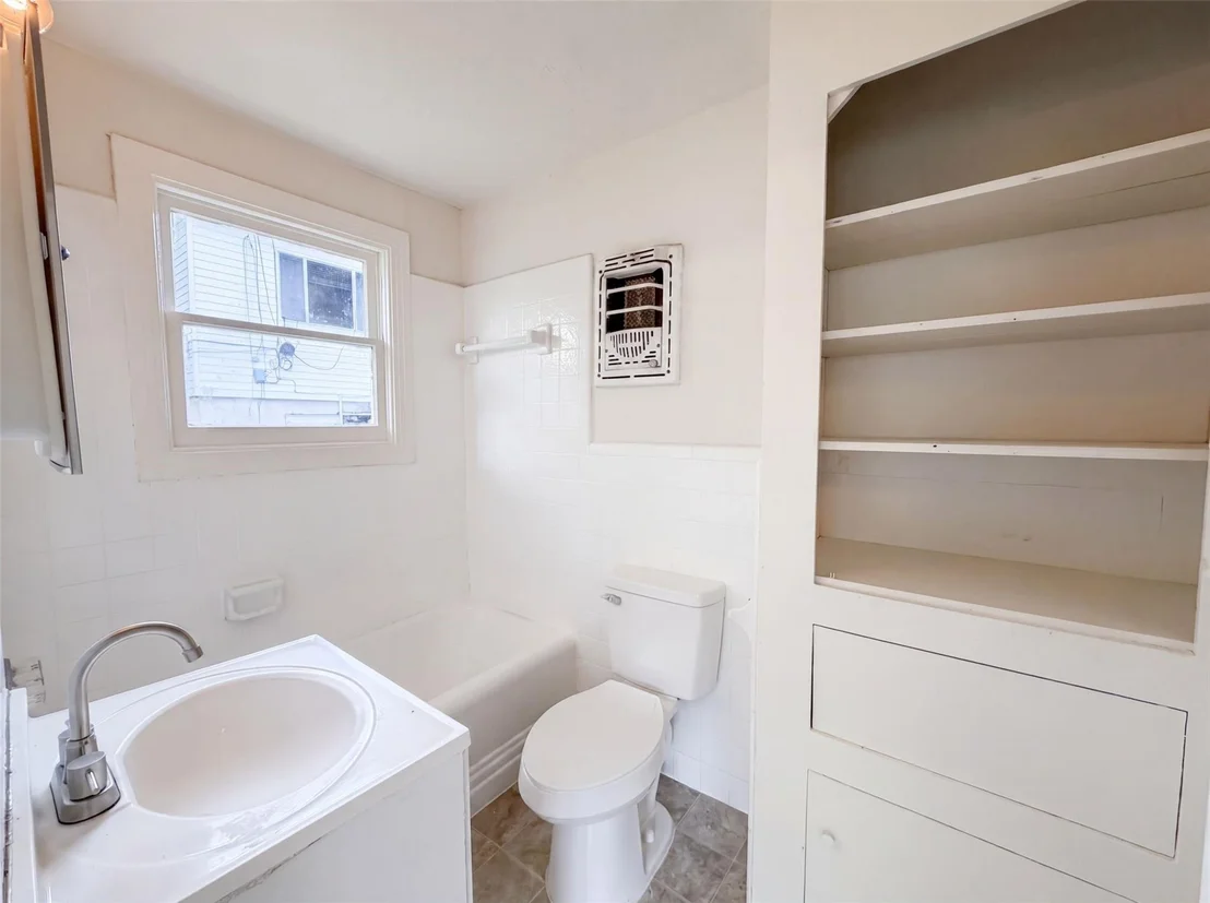 Photo of 714 Bolling Lane
