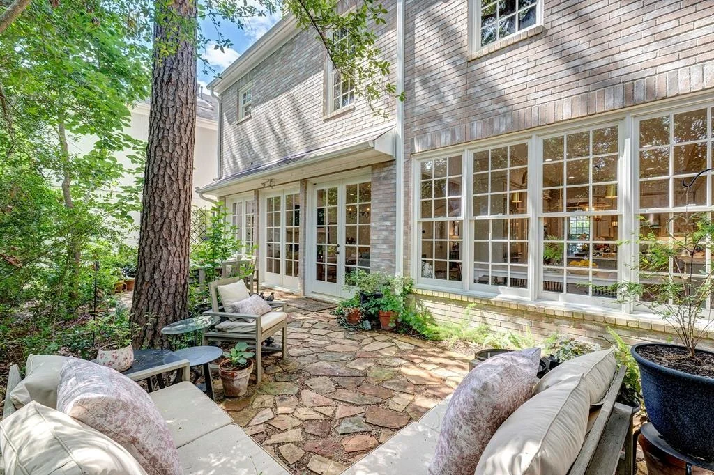 Photo of 30 Hudson Circle