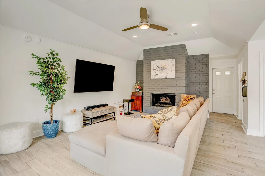 Photo of 2306 Binley Drive