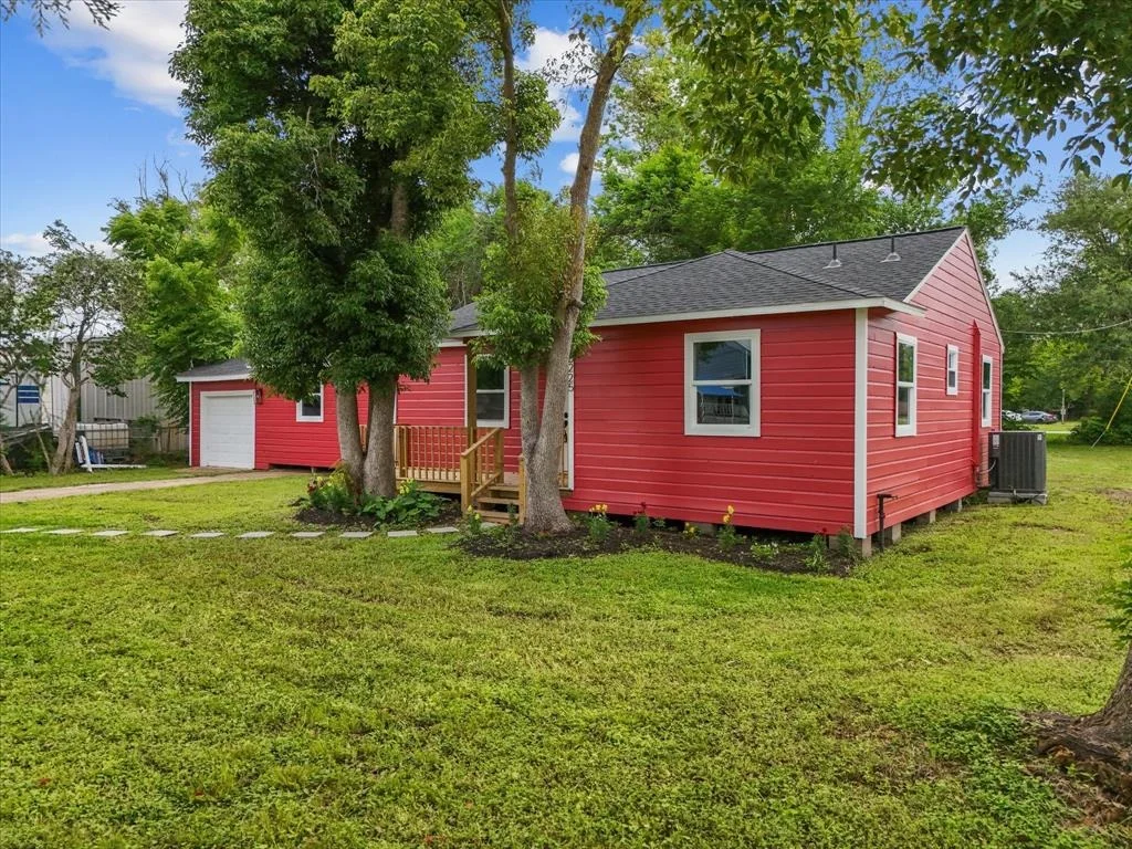 Photo of 5225 Main Street