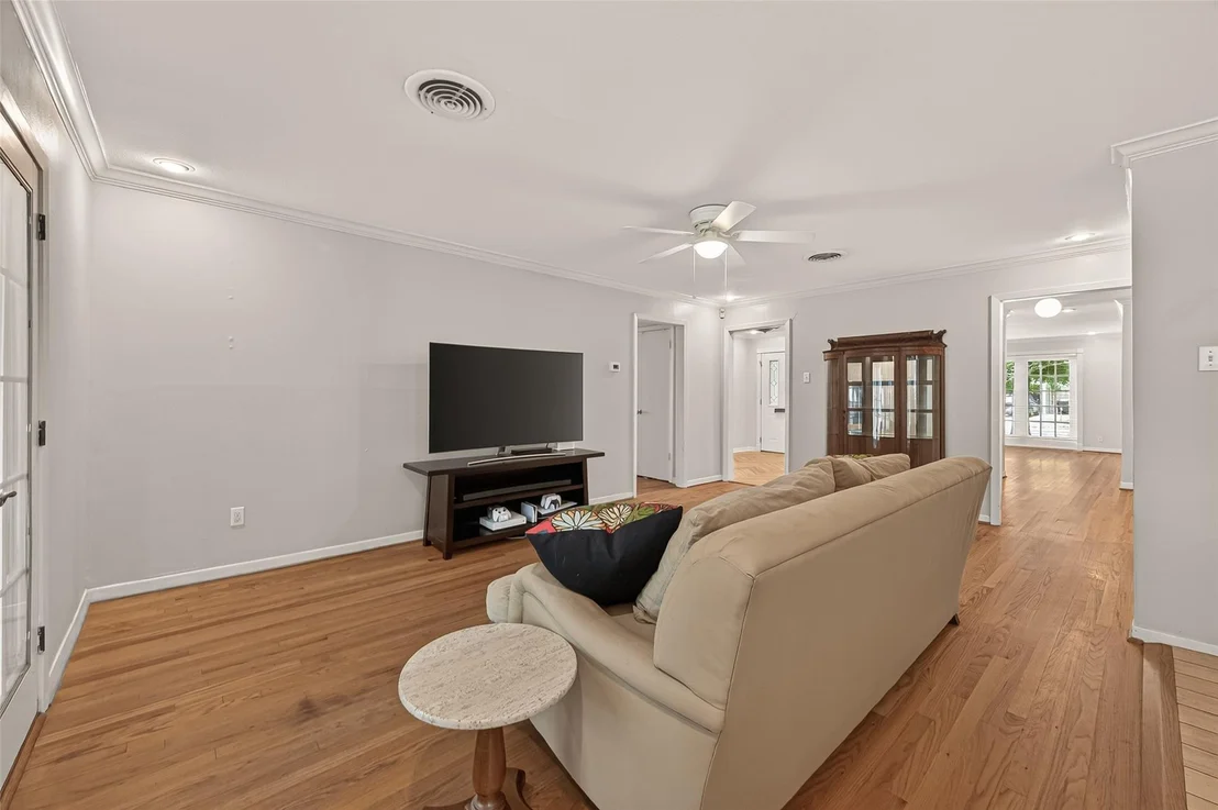 Photo of 10807 Oasis Drive