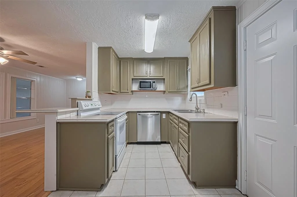 Photo of 1372 W Pine Lake Circle