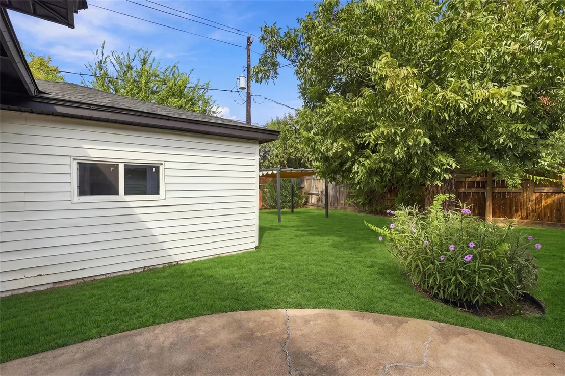 Photo of 8114 Pella Drive