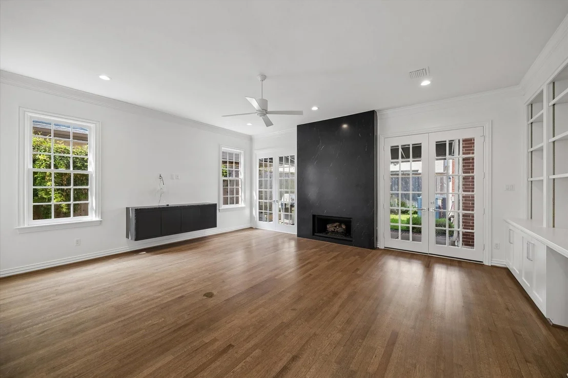 Photo of 6130 Annapolis Street
