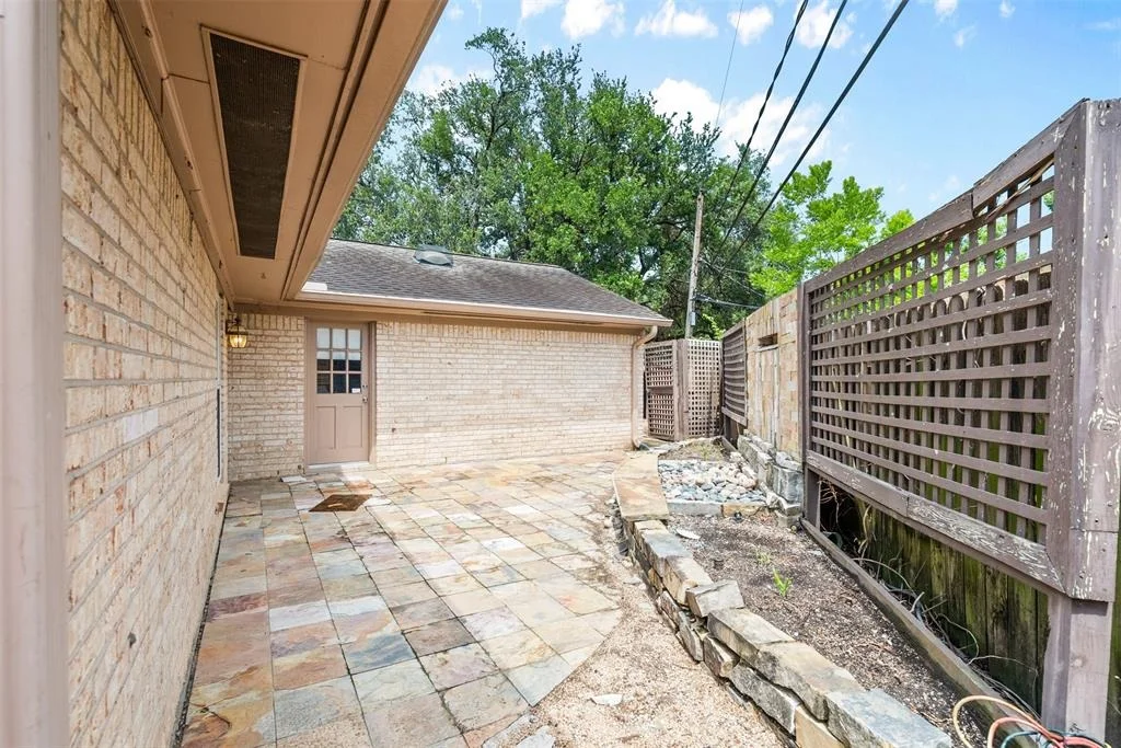 Photo of 3315 Crestdale Drive
