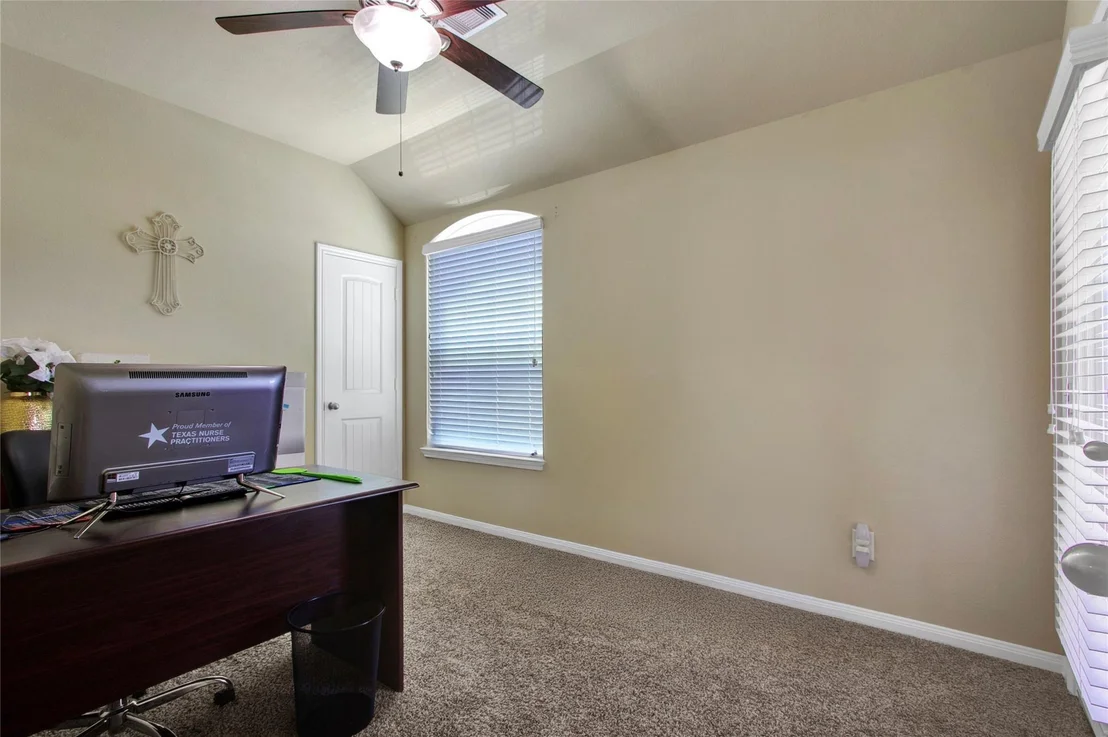 Photo of 1242 S Maple Drive