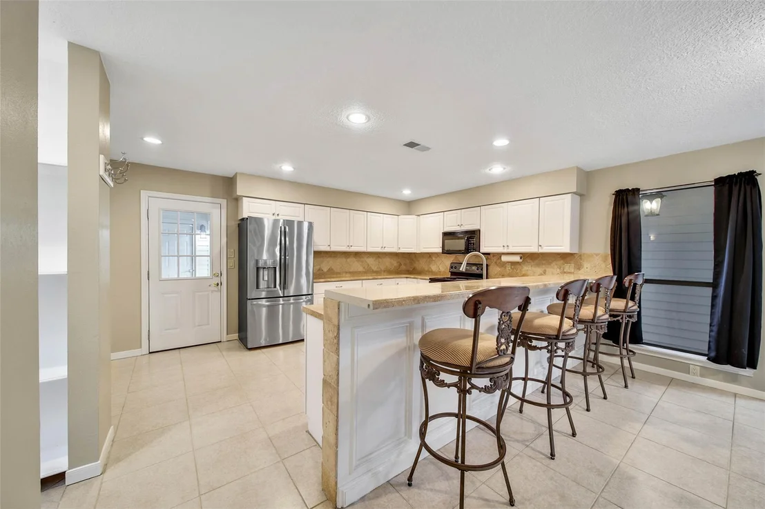 Photo of 734 Lake View Drive