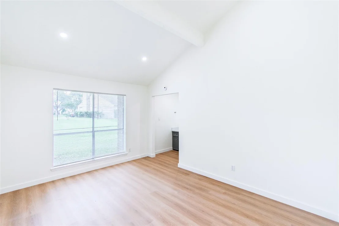 Photo of Unit 8650 at 8650 Maplecrest Drive
