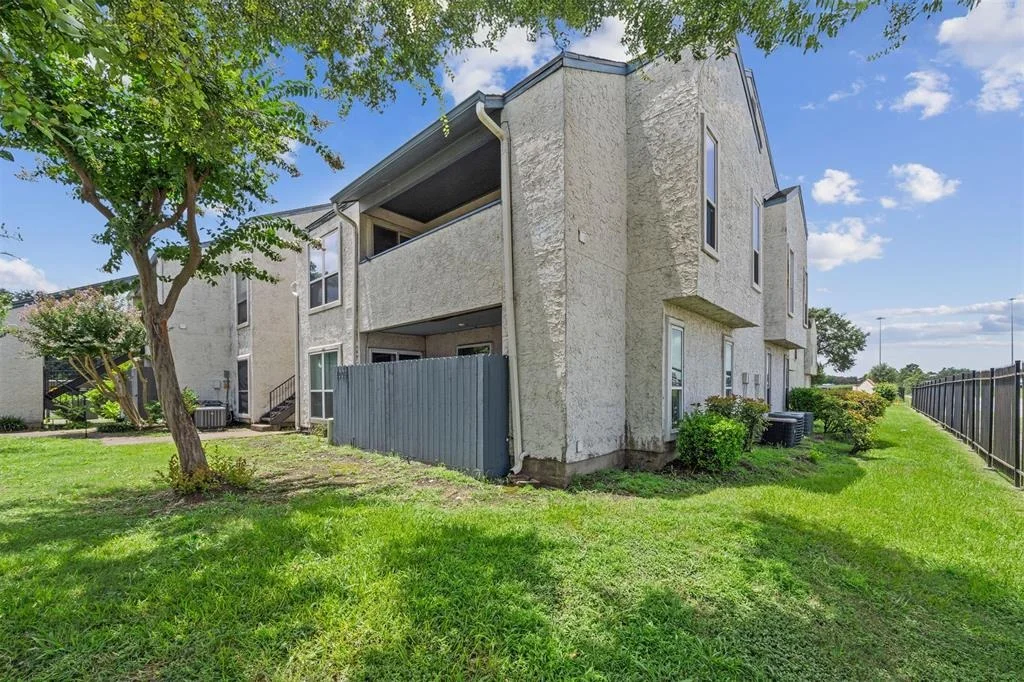 Photo of Unit 1007 at 7313 Gulf Freeway