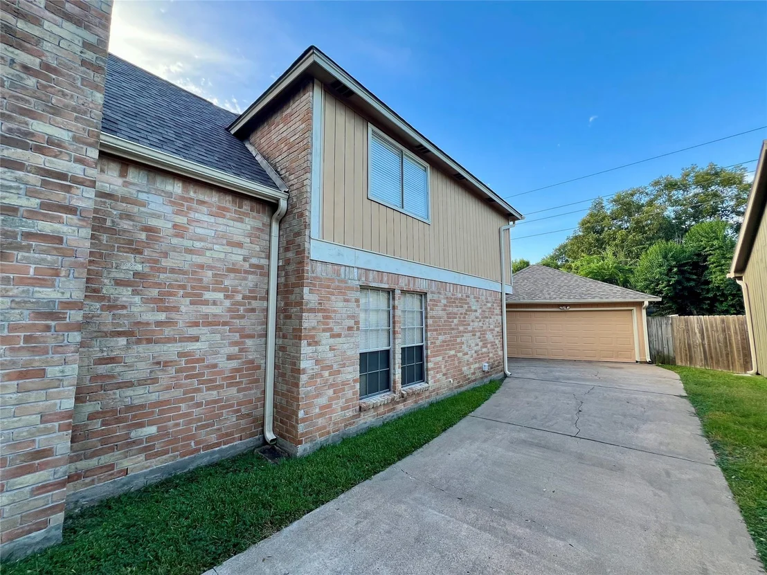 Photo of 1230 Crossfield Drive