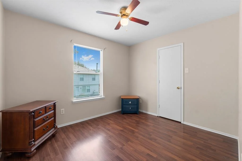 Photo of 16338 North Glade