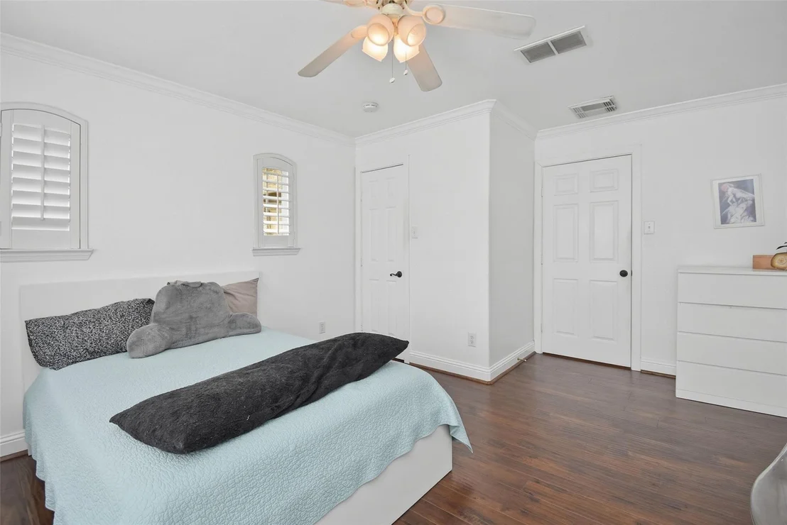 Photo of 5615 Edgewood Place Drive
