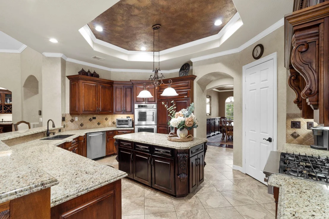 Photo of 8214 Forest Gate Drive