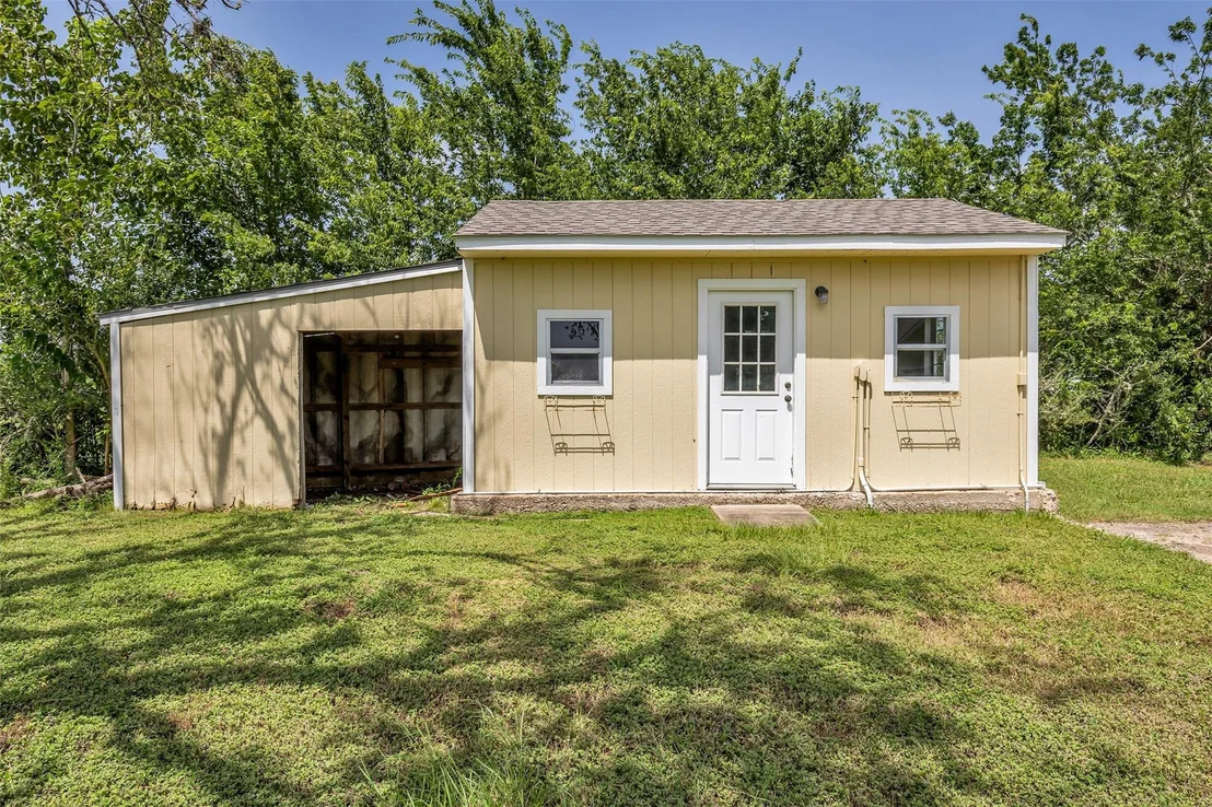 Photo of 1075 Harrisburg Road