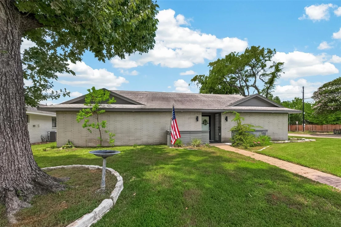Photo of 1703 Droxford Drive