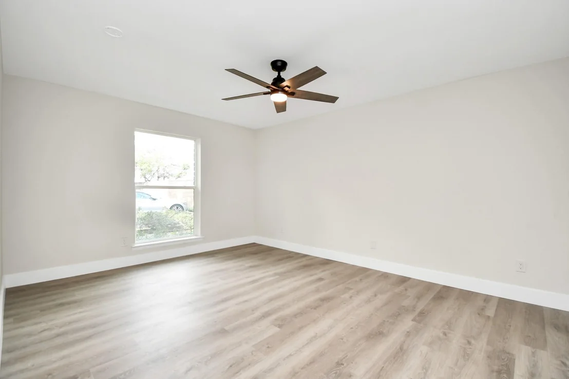 Photo of Unit 30 at 7575 Katy Freeway