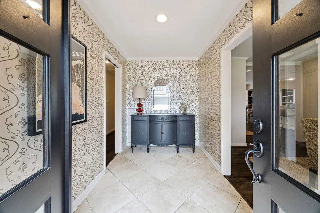 Photo of 6143 Chevy Chase Drive