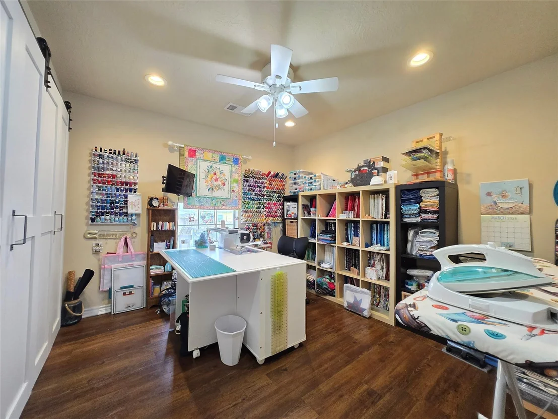 Photo of 16 Peggy Street E