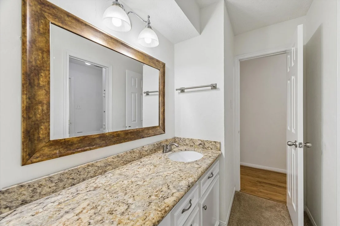 Photo of 17902 Fernbluff Drive