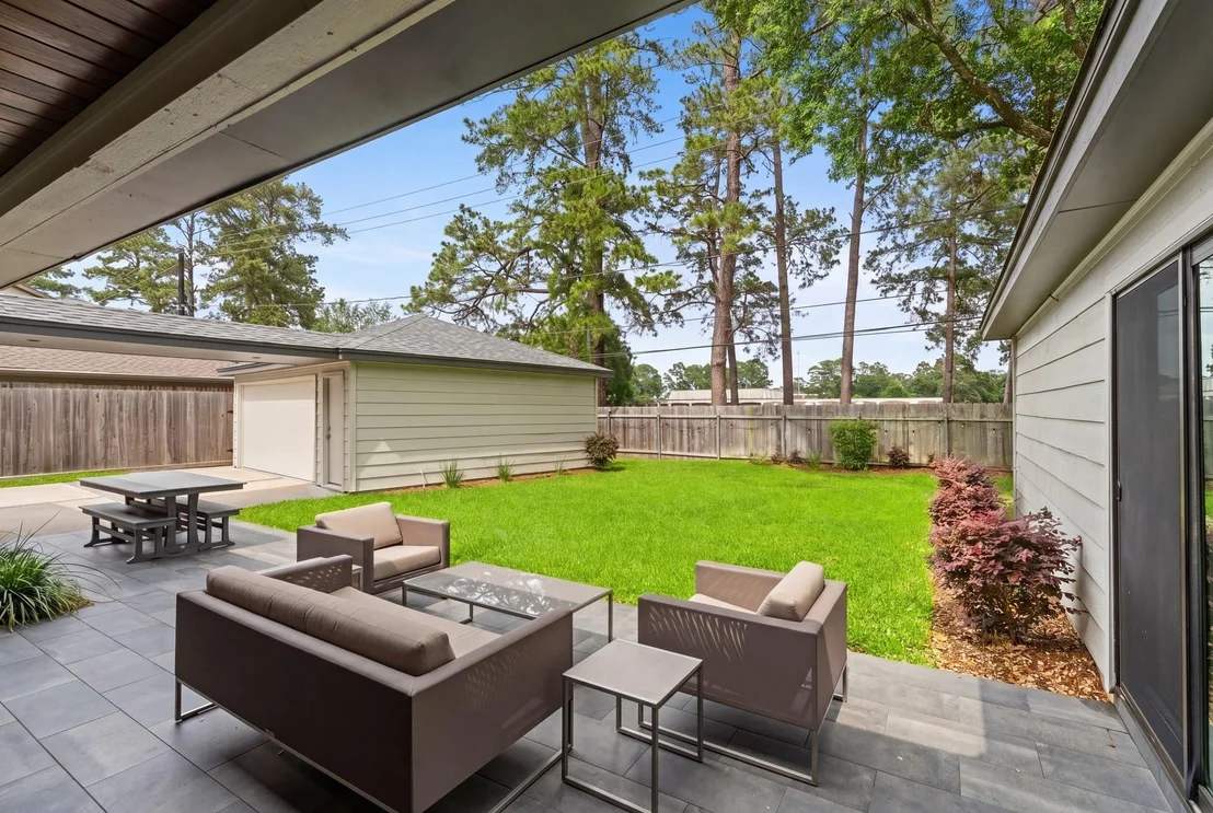 Photo of 842 W Forest Drive