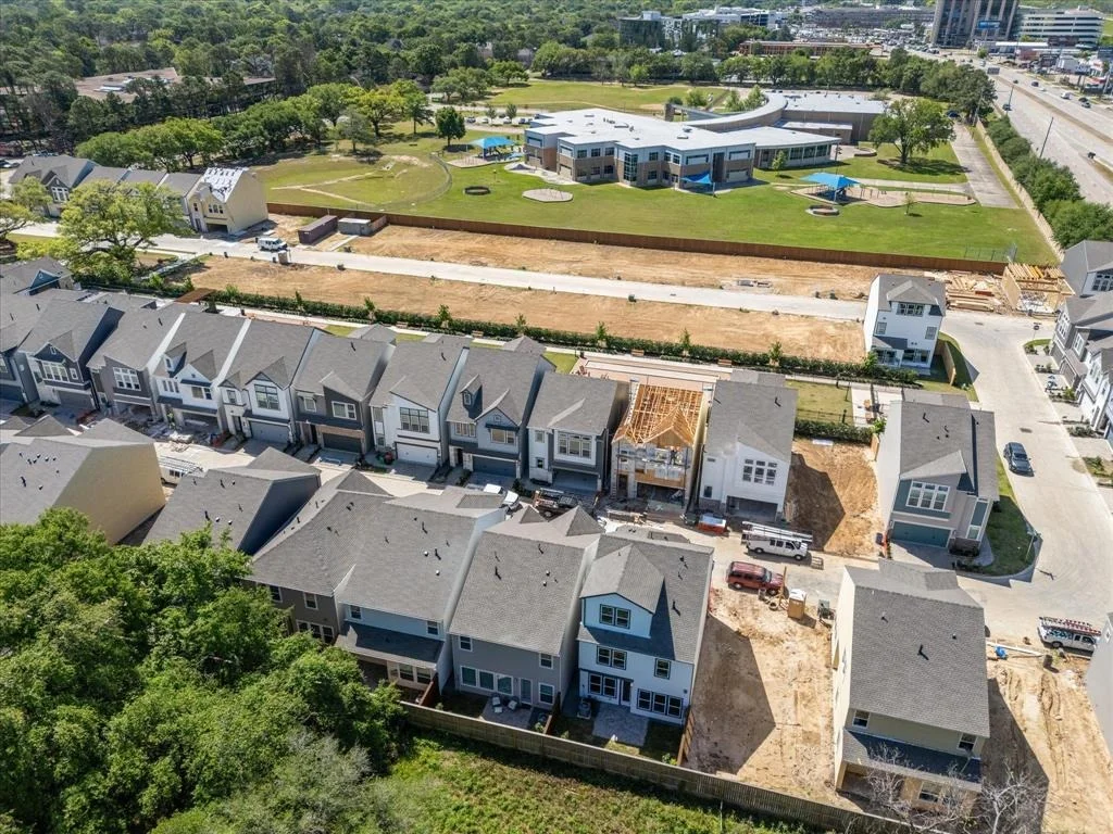 Photo of 16036 Mason Run Drive