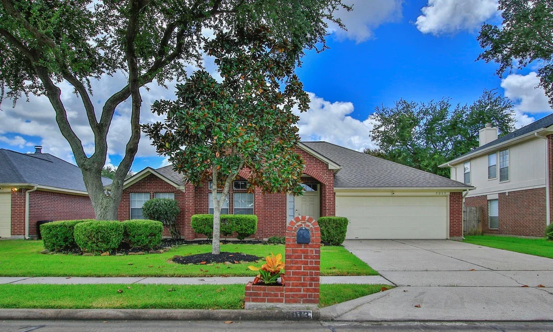 Photo of 5013 Parkcrest Drive