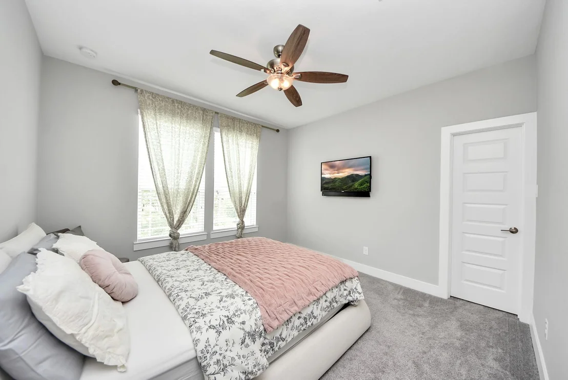 Photo of 6535 Woodleaf Lake Loop