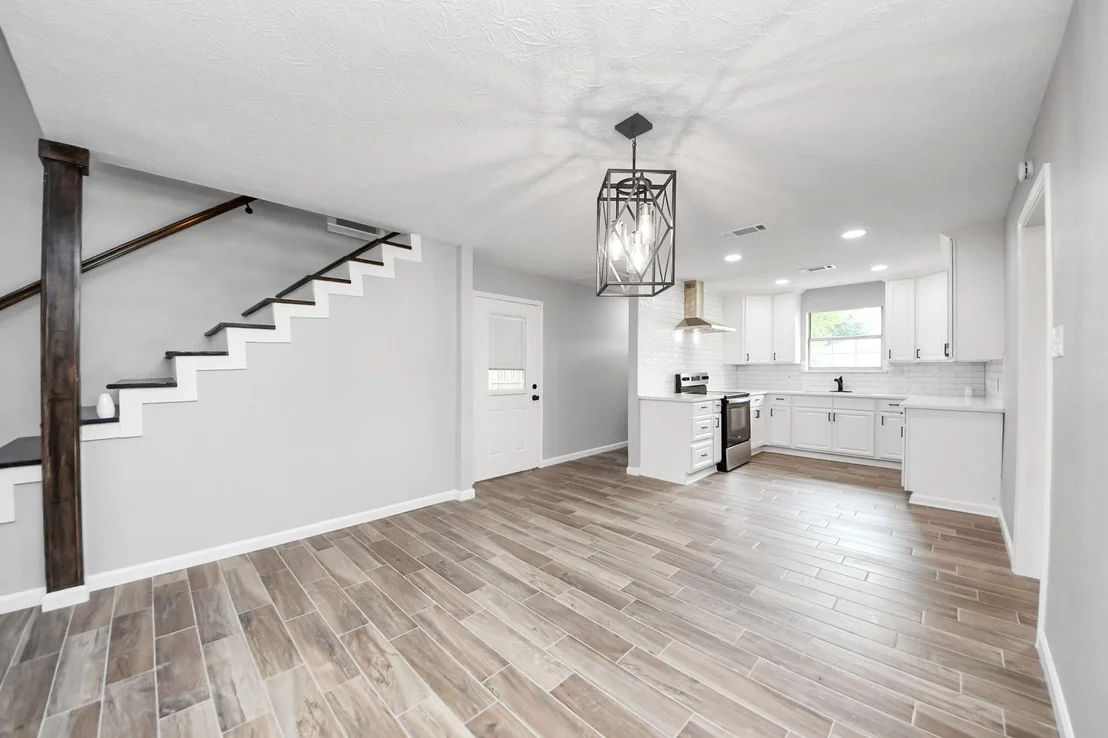 Photo of 916 Woods Drive
